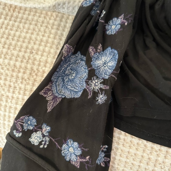 Black and Blue floral off shoulder top - Picture 2 of 3